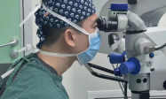 全国首批强生全视TECNIS Symfony™ Toric IOL植入手术在何氏眼科集团成